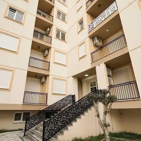 Apartment Stylish & Cozy By The