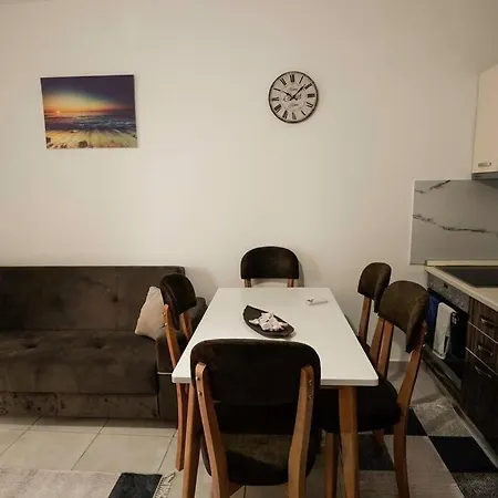 Stylish & Cozy By The Apartment *
