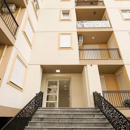 Apartment Stylish & Cozy By The